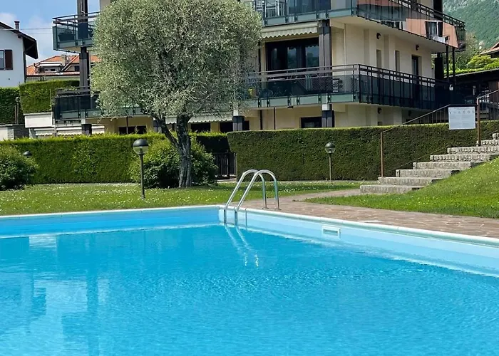 La Rosa Del *
